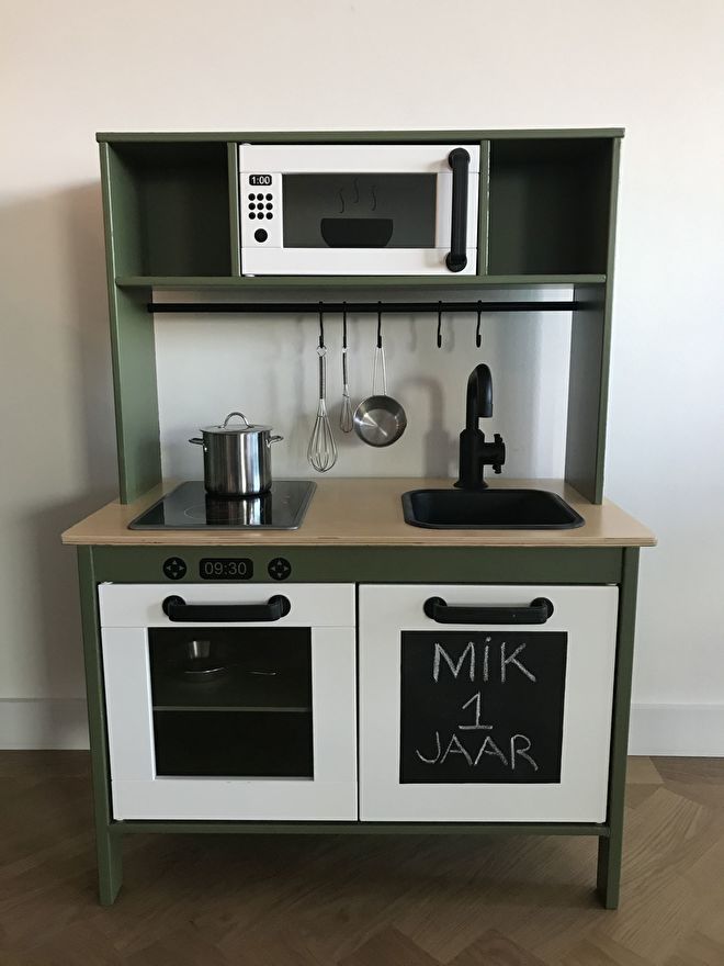 Ikea keukentje pimpen | De Kleine Auto Knoppen op Ikea keukentje maken | Ikea, Keukentje, Ikea keuken